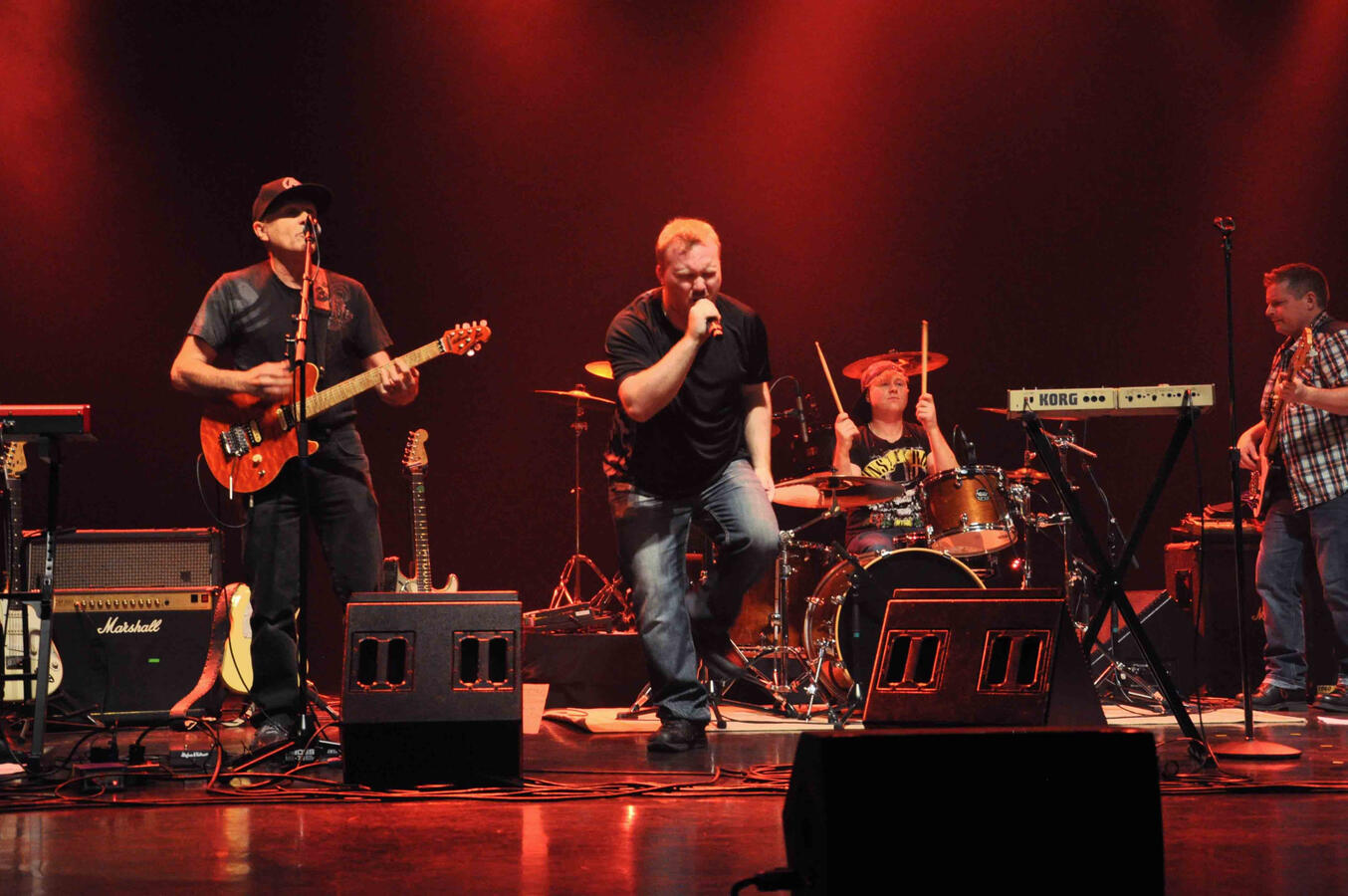 Photo by Dee Lippingwell